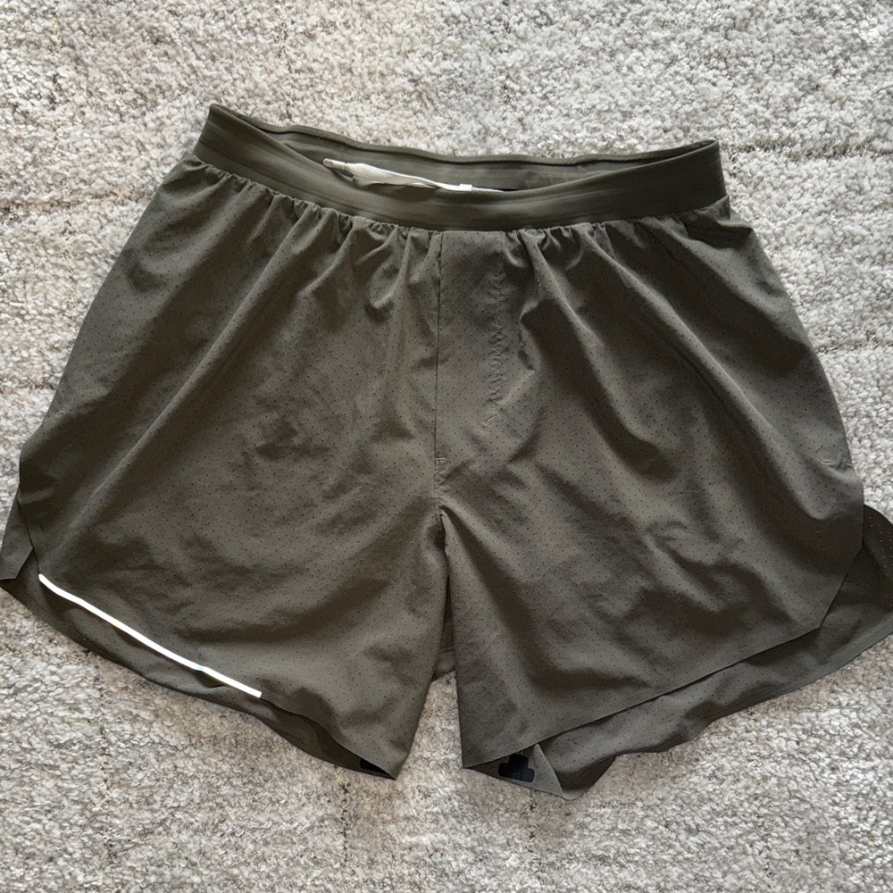 Lululemon fast and free olive Green Men's Athletic Shorts M Medium